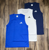 Kit com 3 regatas adidas dri-fit