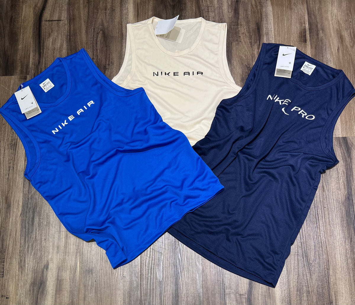 Kit com 3 regatas Nike dri-fit