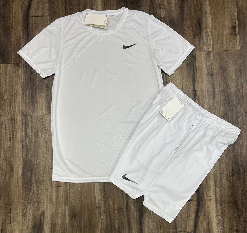 Mega promocao camiseta e shorts