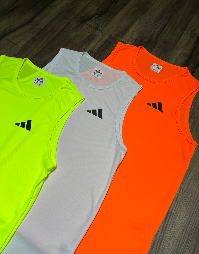 Kit com 3 regatas adidas dri-fit