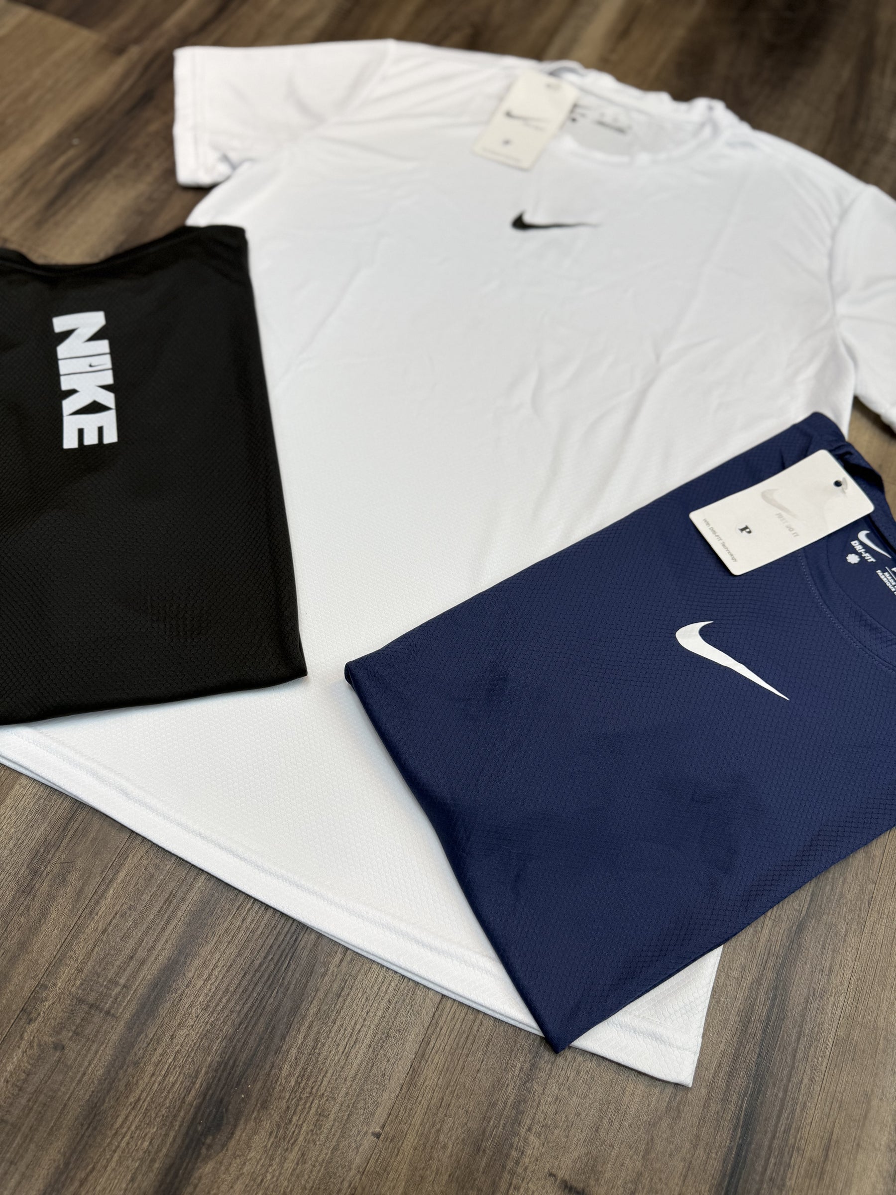 Kit com 3 camisetas dri-fit Nike