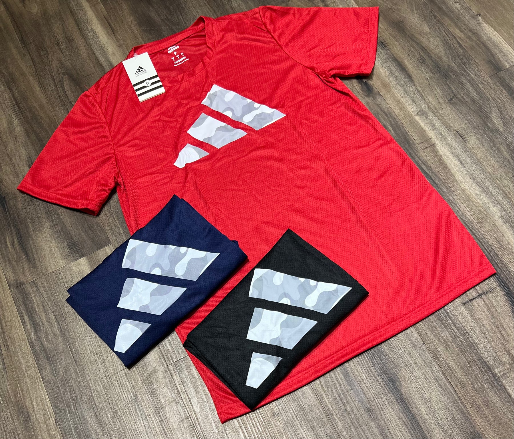 Kit com 3 camisetas adidas dri-fit
