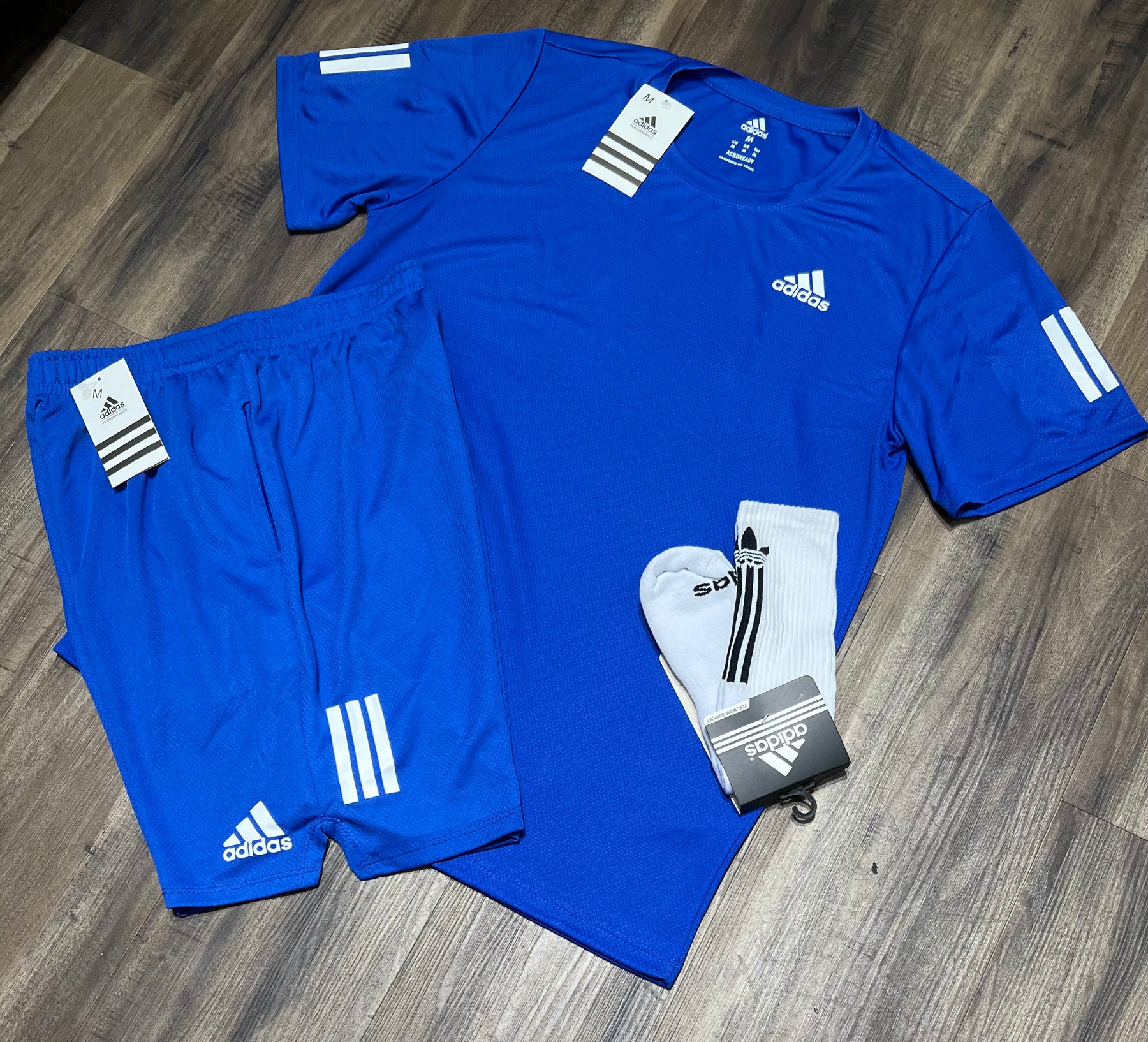 Oferta Kit adidas camiseta shorts e meia