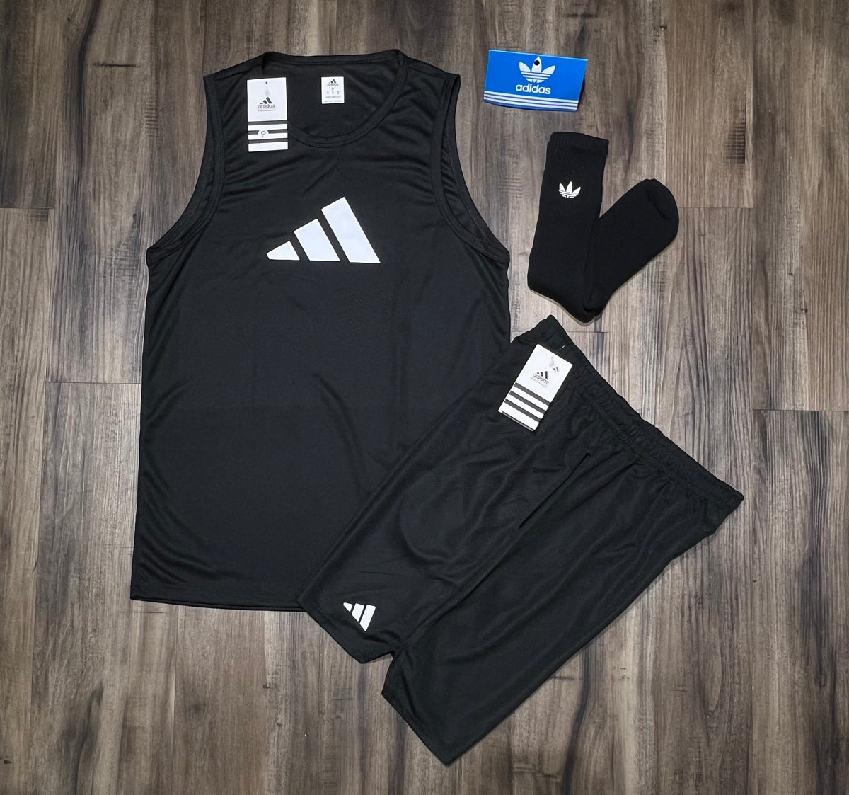 Oferta Kit adidas regata shorts e meia