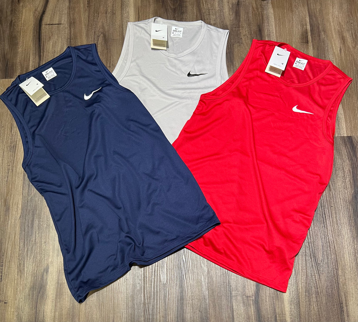 Kit com 3 regatas Nike dri-fit
