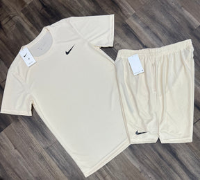 Conjunto Dri-Fit: Camiseta + Shorts - Nike