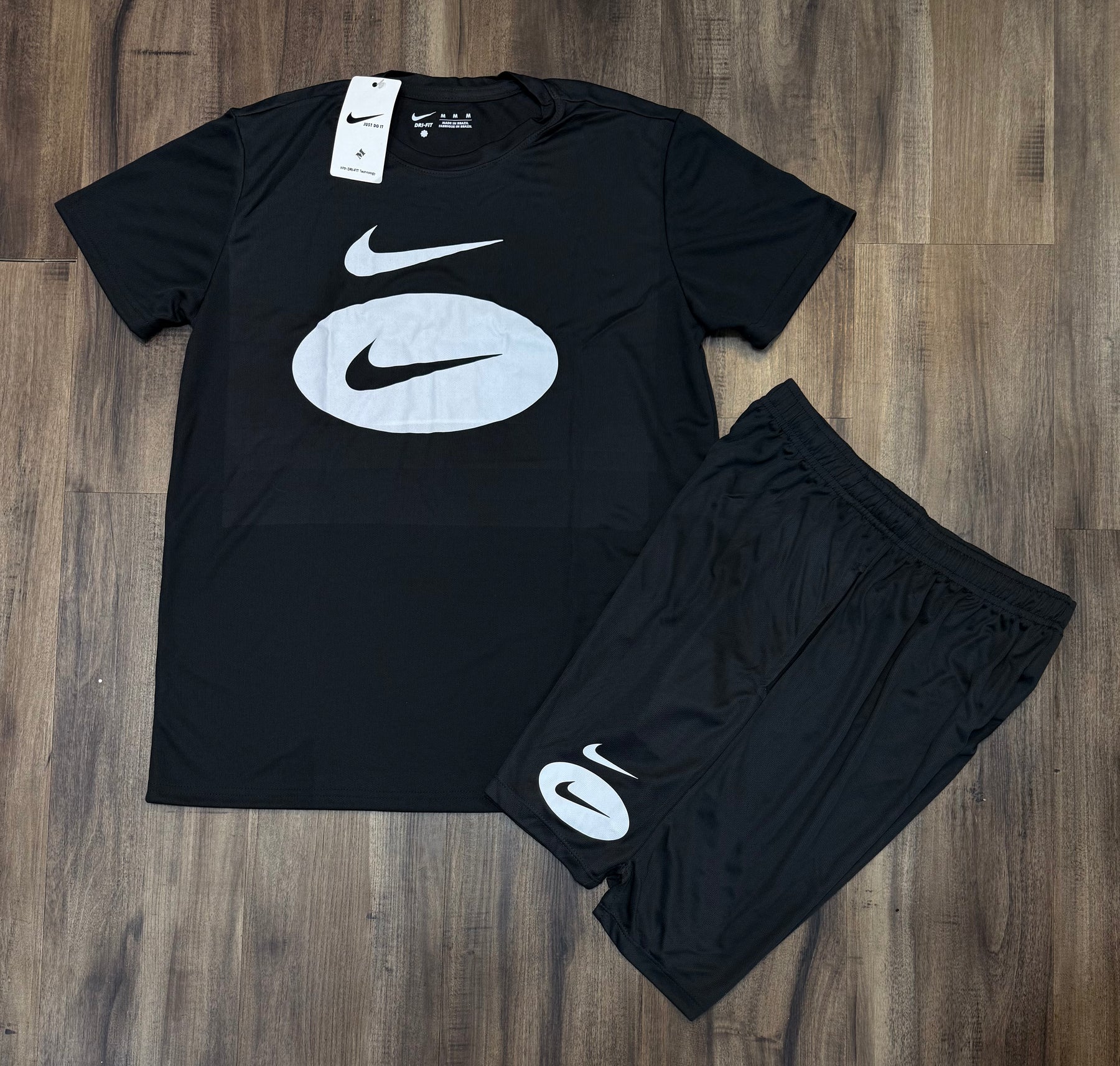 Conjunto Dri-Fit: Camiseta + Shorts - Nike