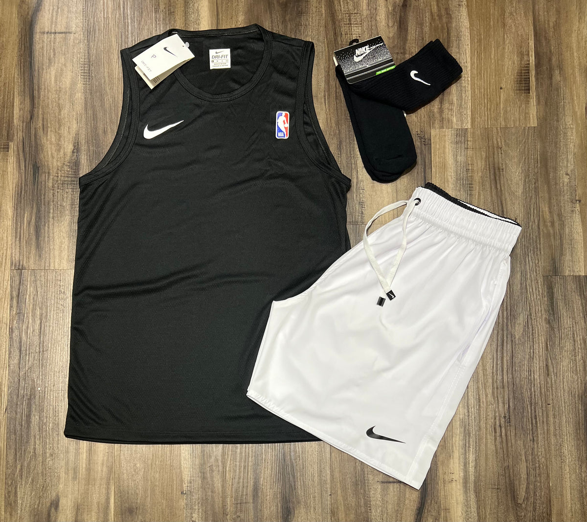 Kit nike (NBA) shorts e meia