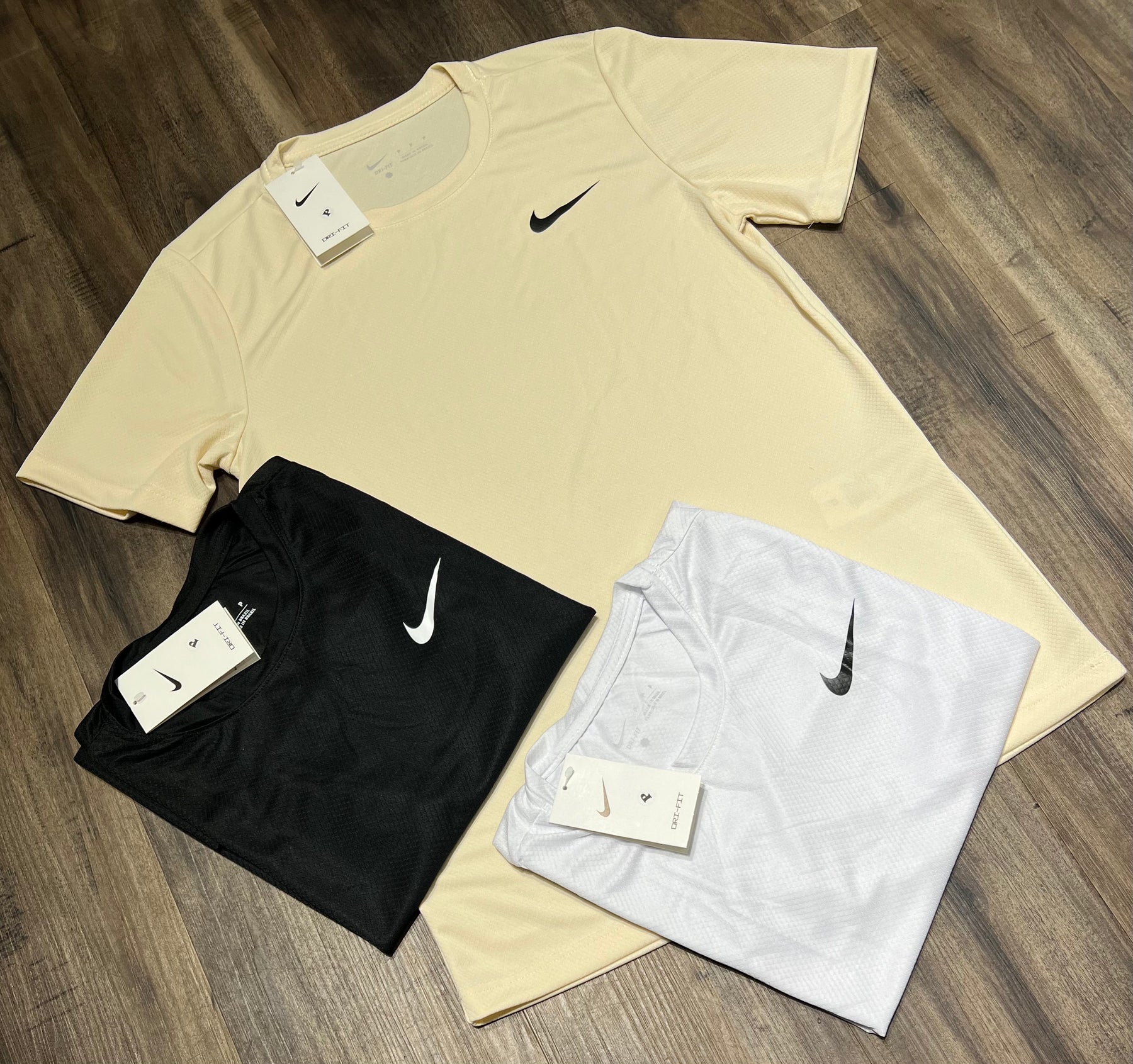 Kit com 3 camisetas Nike dri-fit