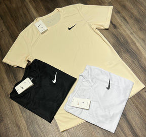 Kit com 3 camisetas Nike dri-fit