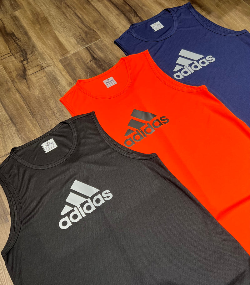 Kit com 3 regatas adidas dri-fit