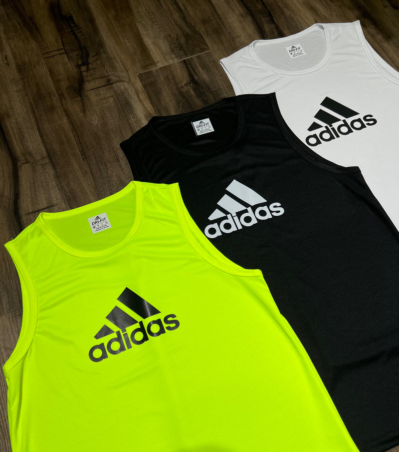 Kit com 3 regatas adidas dri-fit