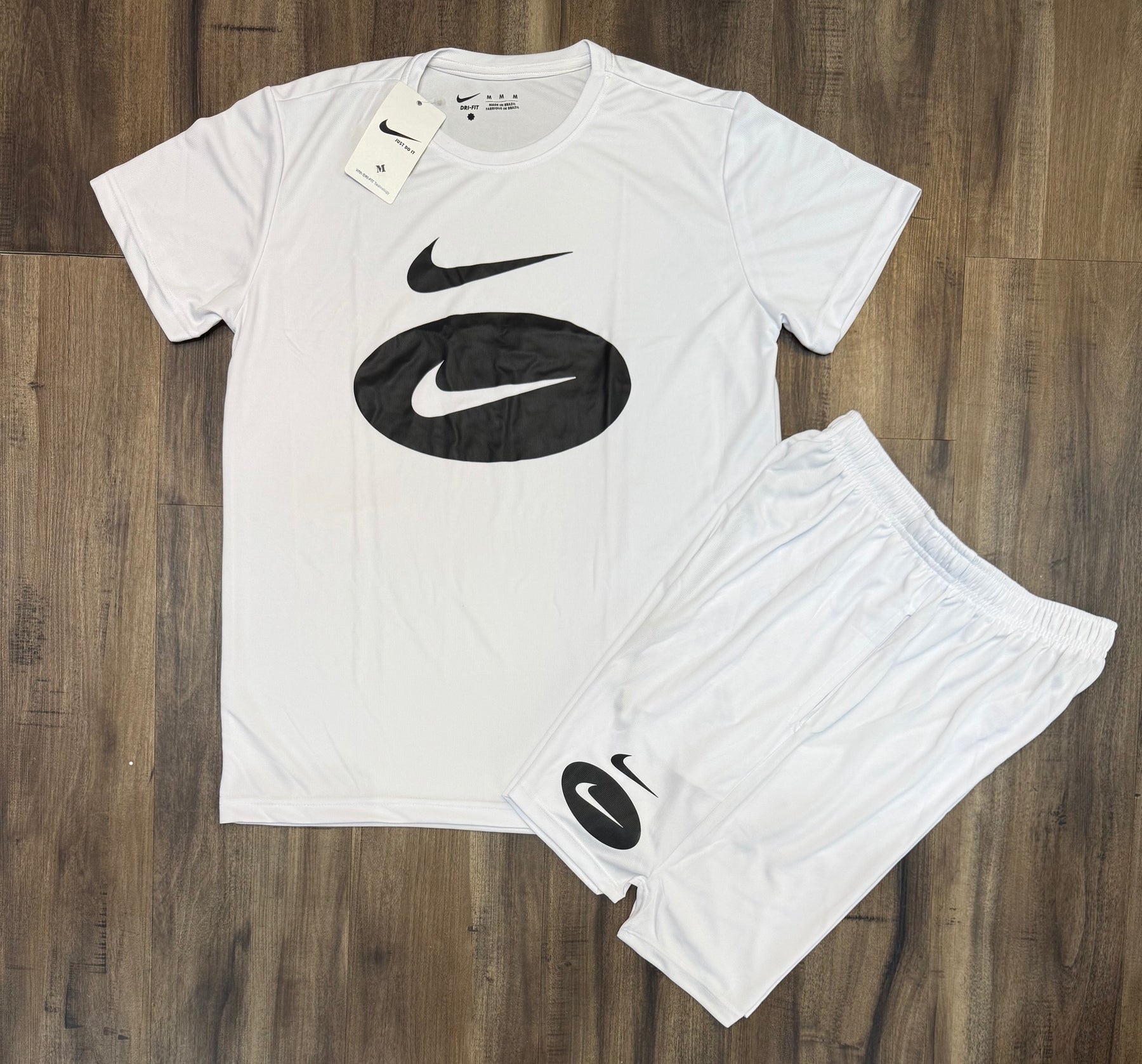 Conjunto Dri-Fit: Camiseta + Shorts - Nike