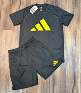 Conjunto adidas camiseta e shorts