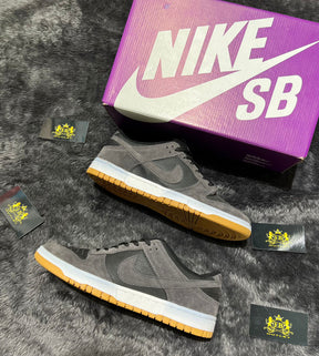 Dunk Low S/M  lançamento + relógio de brinde