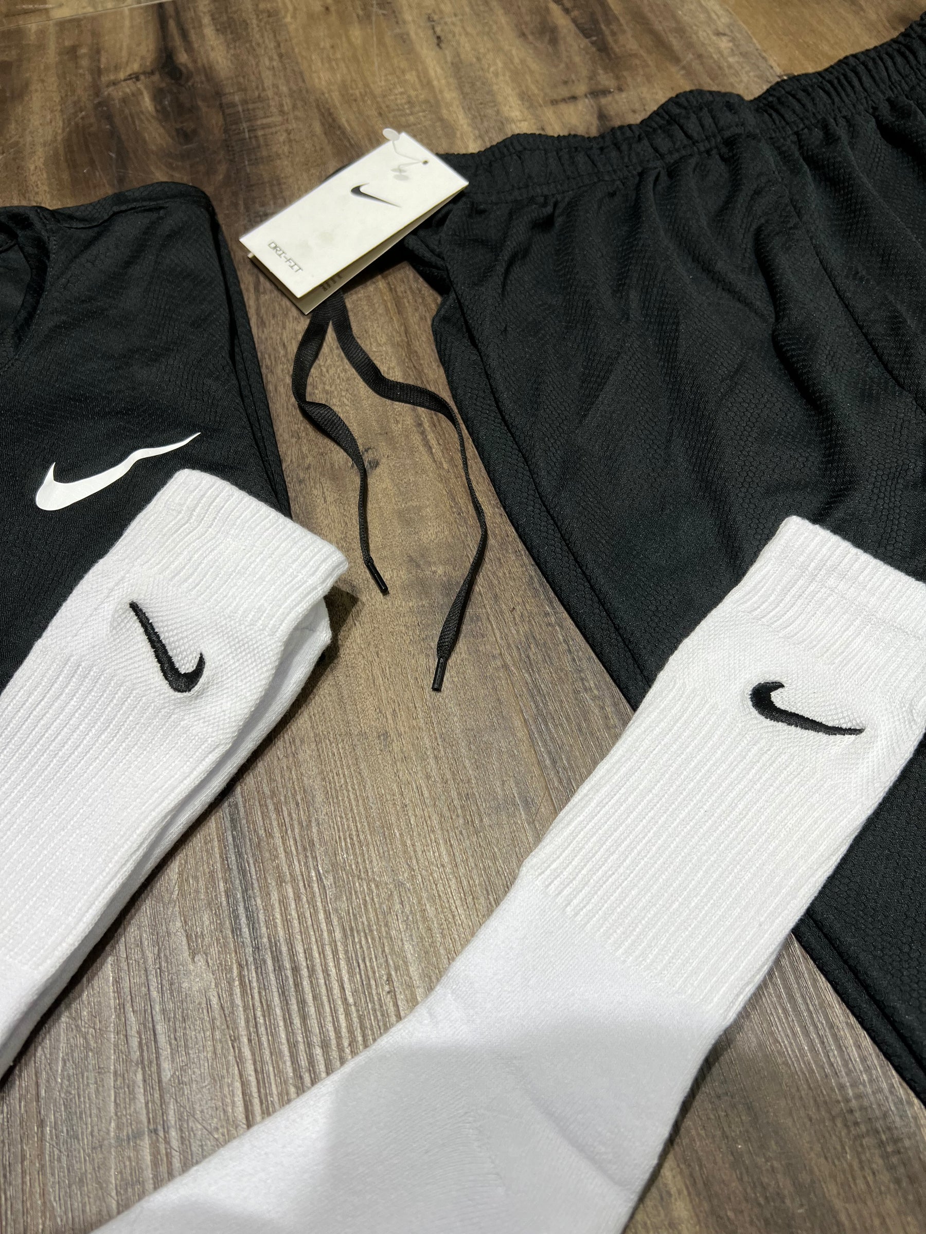 Oferta Kit nike camiseta shorts e meia