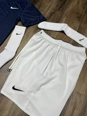 Oferta Kit nike camiseta shorts e meia