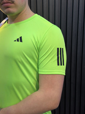 Detalhe das 3 listras na manga - Verde Neon