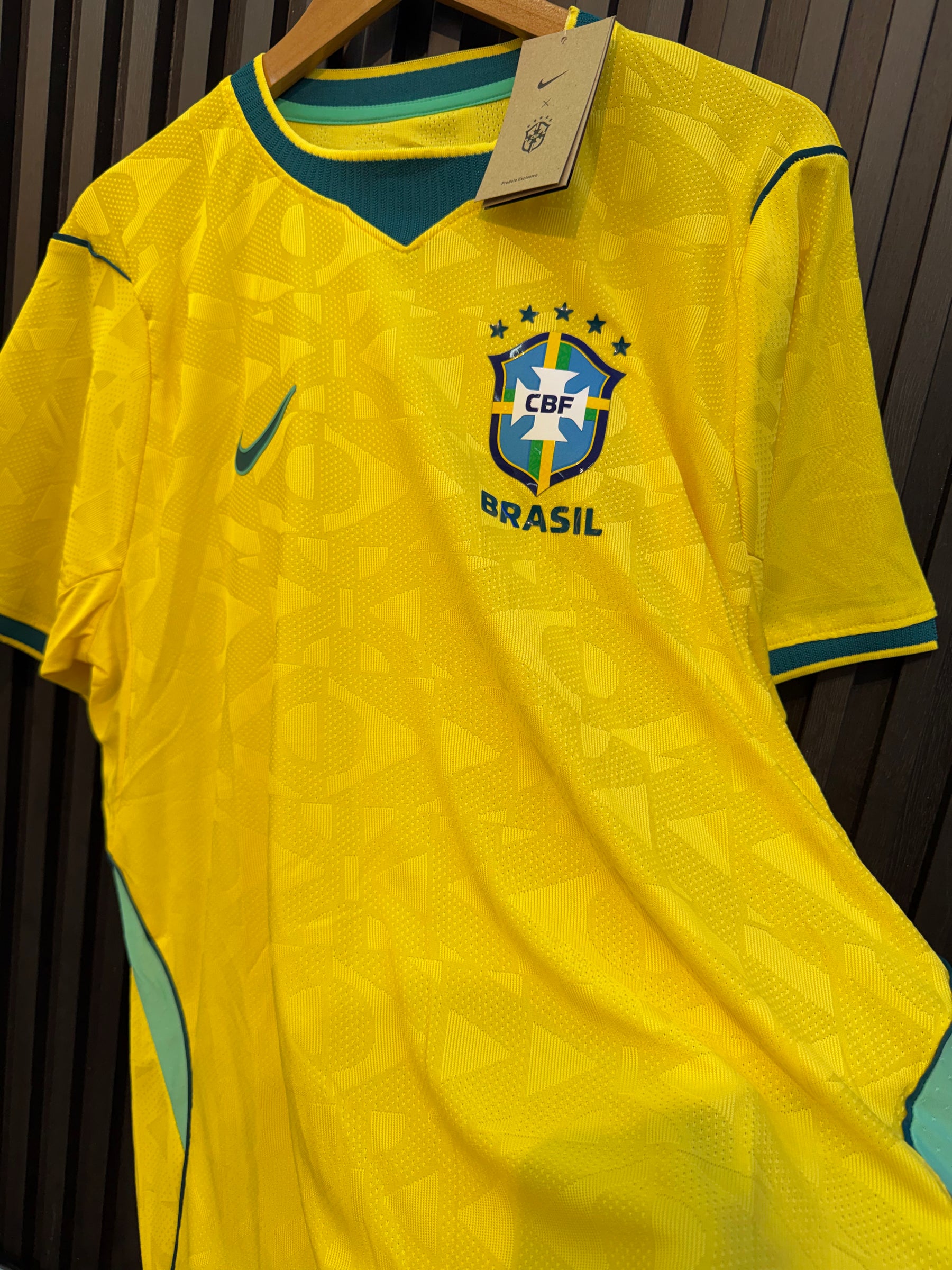 Camiseta Seleção Brasileira Dri-Fit Modelo Jogador + Boné Exclusivo Grátis