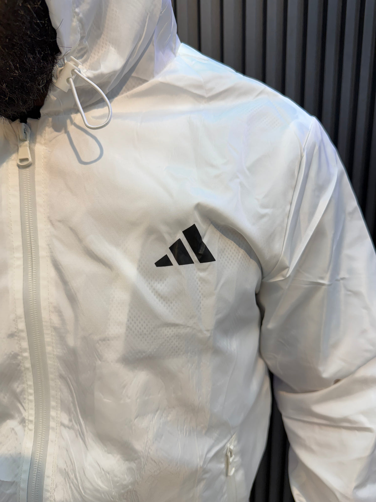Jaqueta Adidas - Corta Vento impermeável forrado