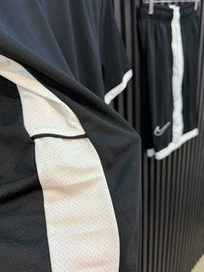 Conjunto Drifit: Camiseta + Shorts - Nike Academy 2026