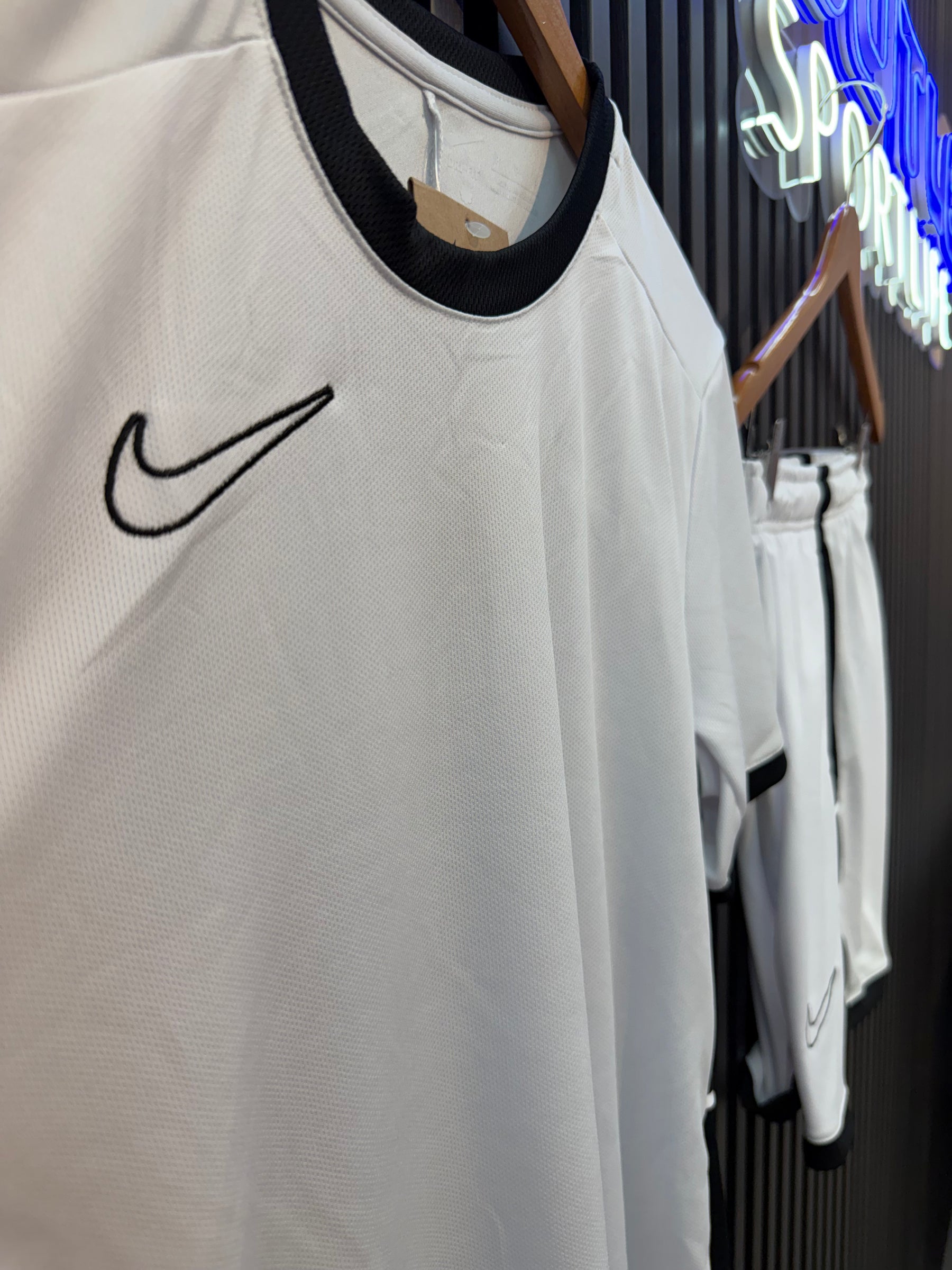 Conjunto Drifit: Camiseta + Shorts - Nike Academy 2026