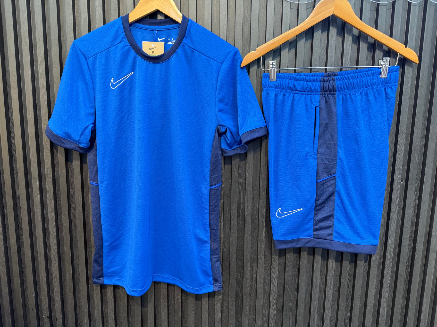 Conjunto Drifit: Camiseta + Shorts - Nike Academy 2026