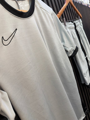 Conjunto Drifit: Camiseta + Shorts - Nike Academy 2026