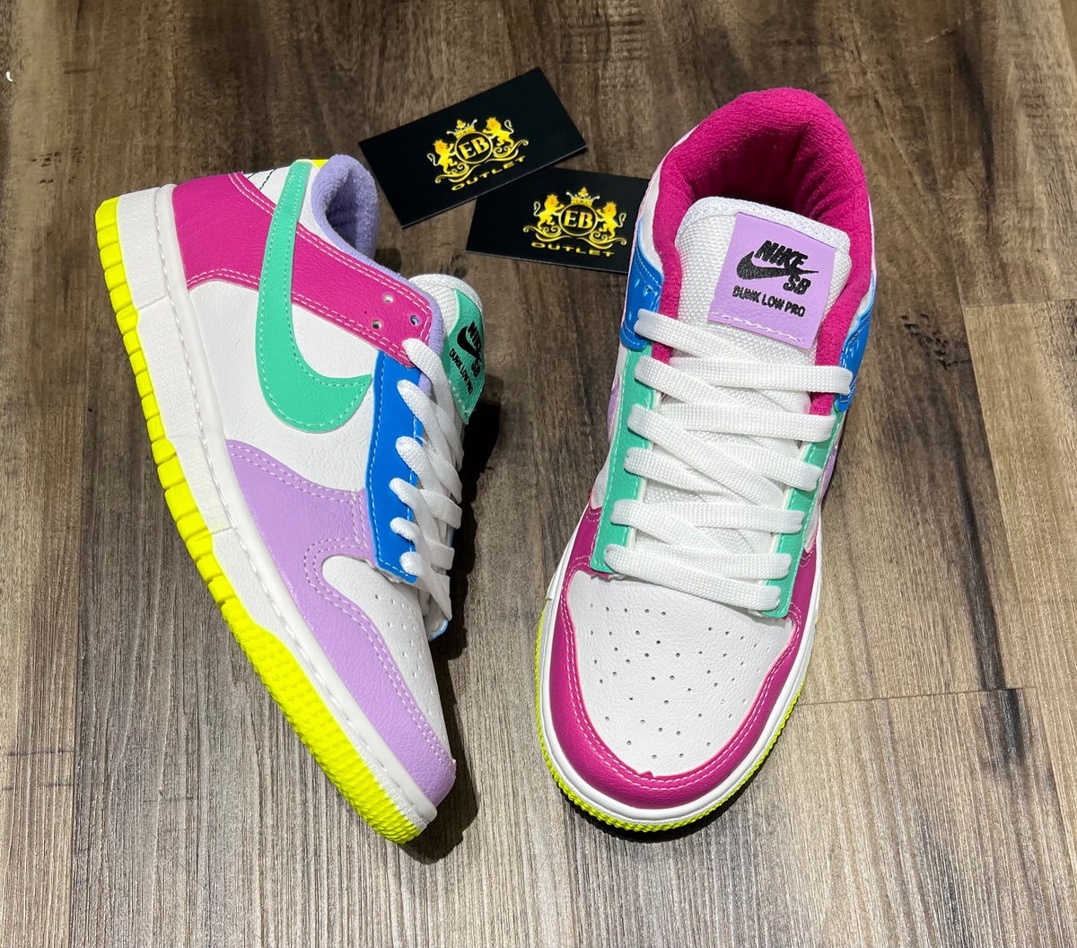 Dunk Low lançamento + Relógio de Brinde