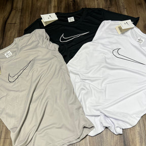 Kit com 3 camisetas Nike dri-fit