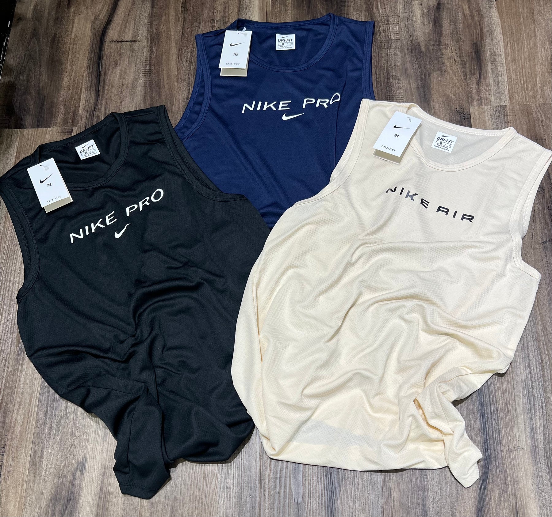 Kit com 3 regatas Nike dri-fit