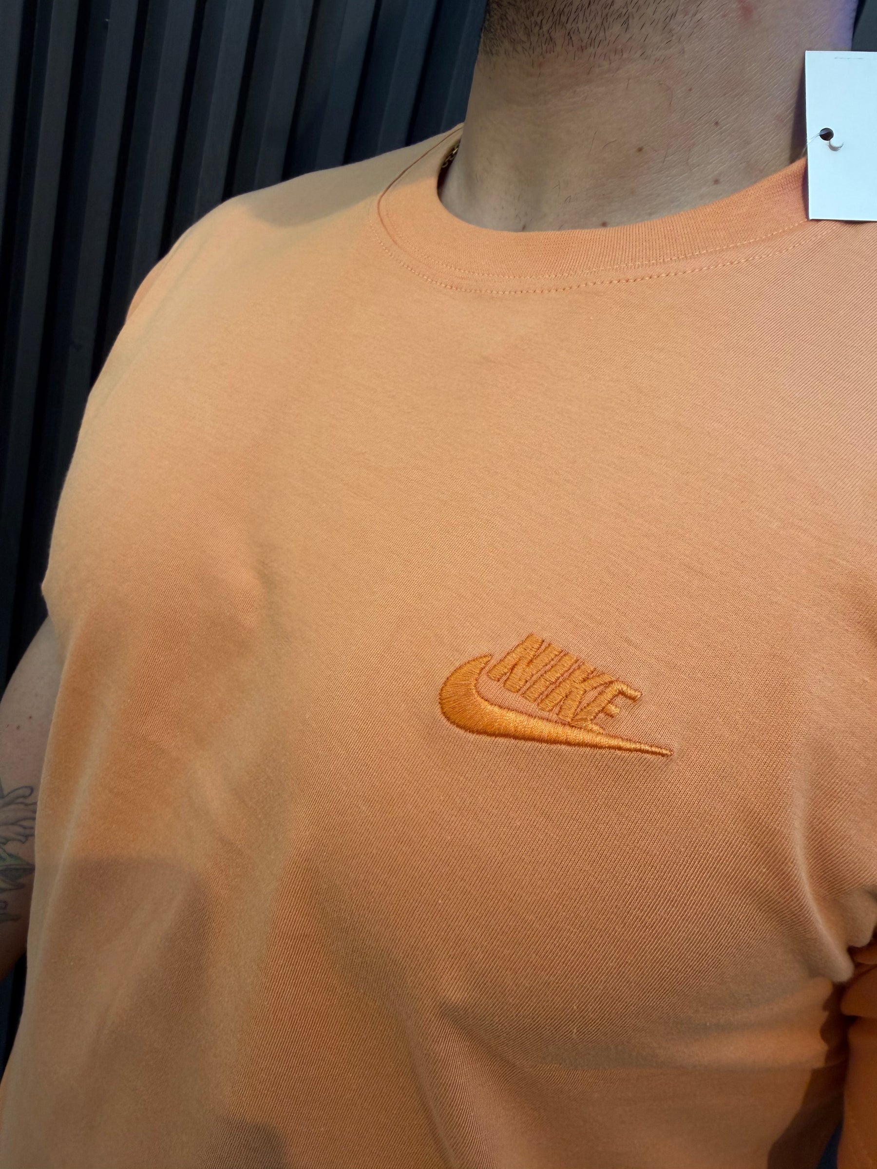 Camiseta Nike Sportswear Club - Malha 30.1