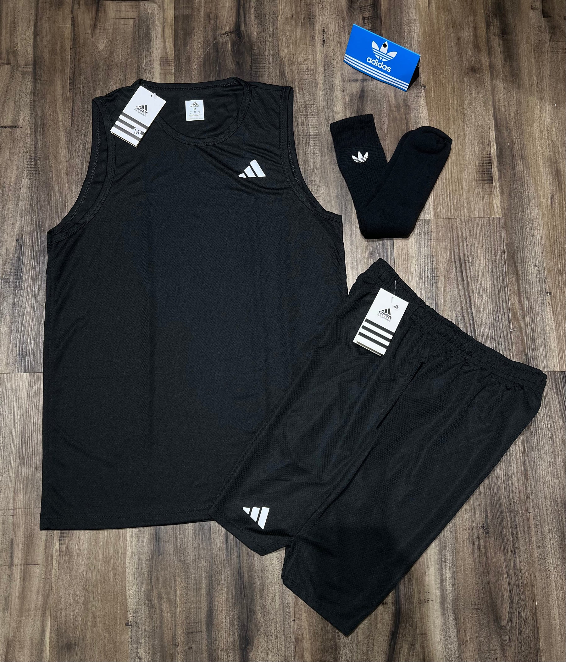 Kit Adidas Dri-Fit: Regata + Shorts + Meia (Modelo 2)