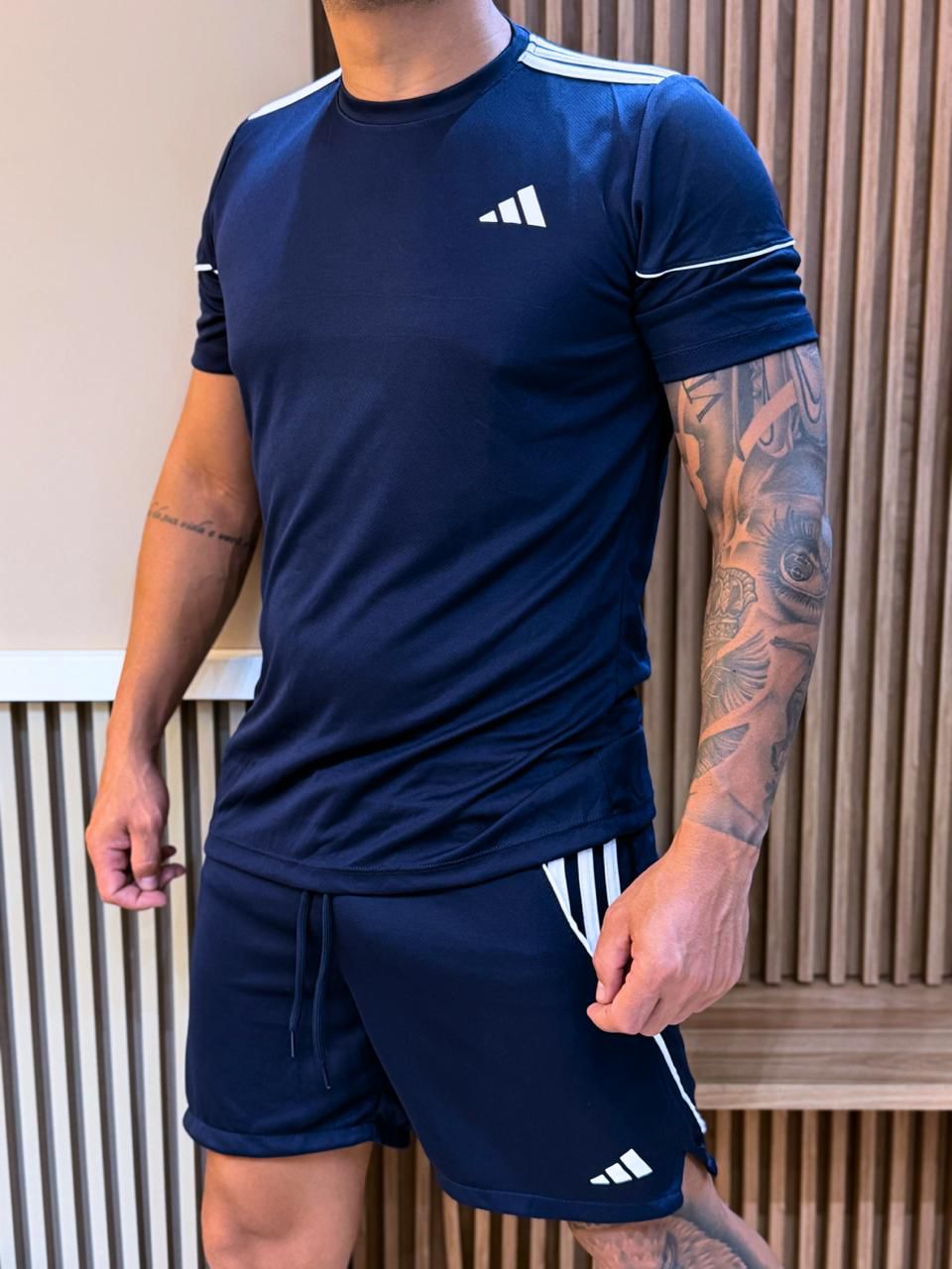 Conjunto Masculino Adidas Dri-Fit – Camiseta e Shorts Esportivo