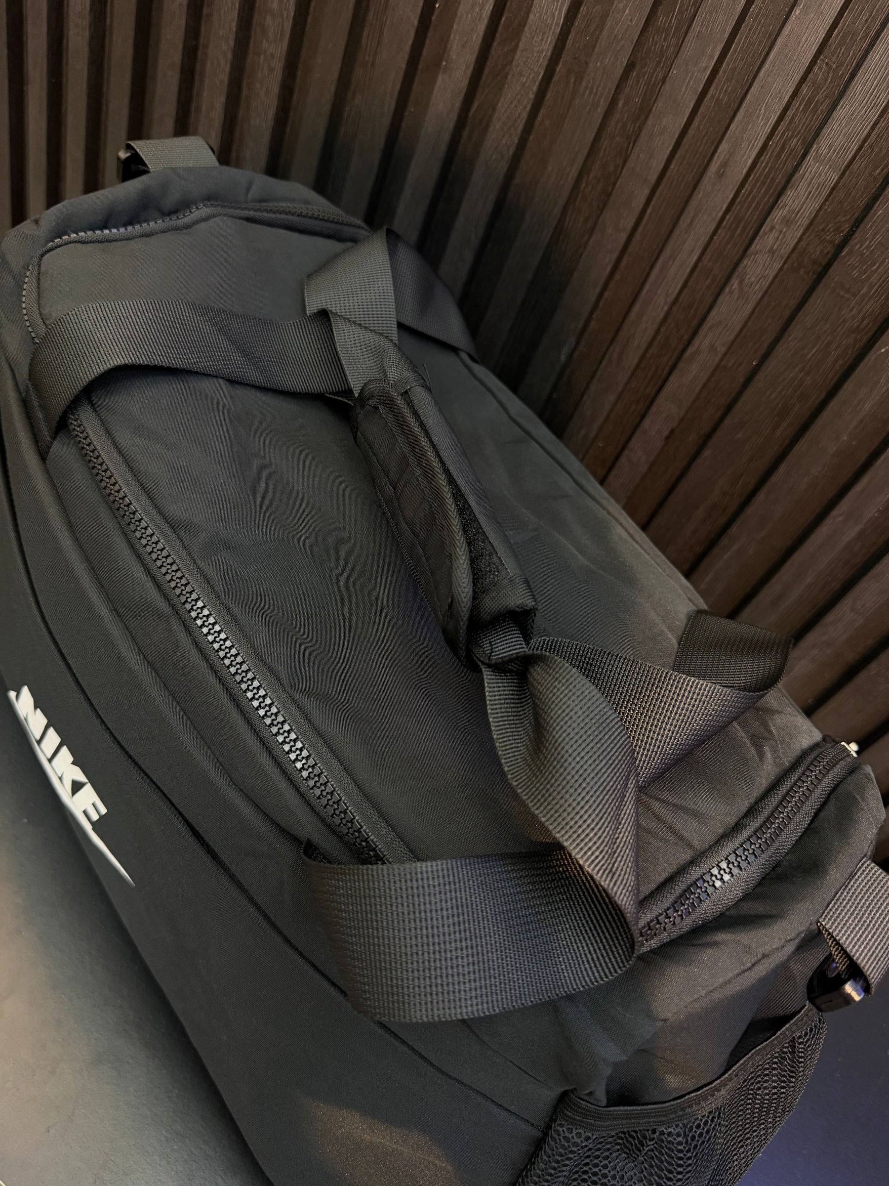 Bolsa Esportiva Nike Duffle - Preta