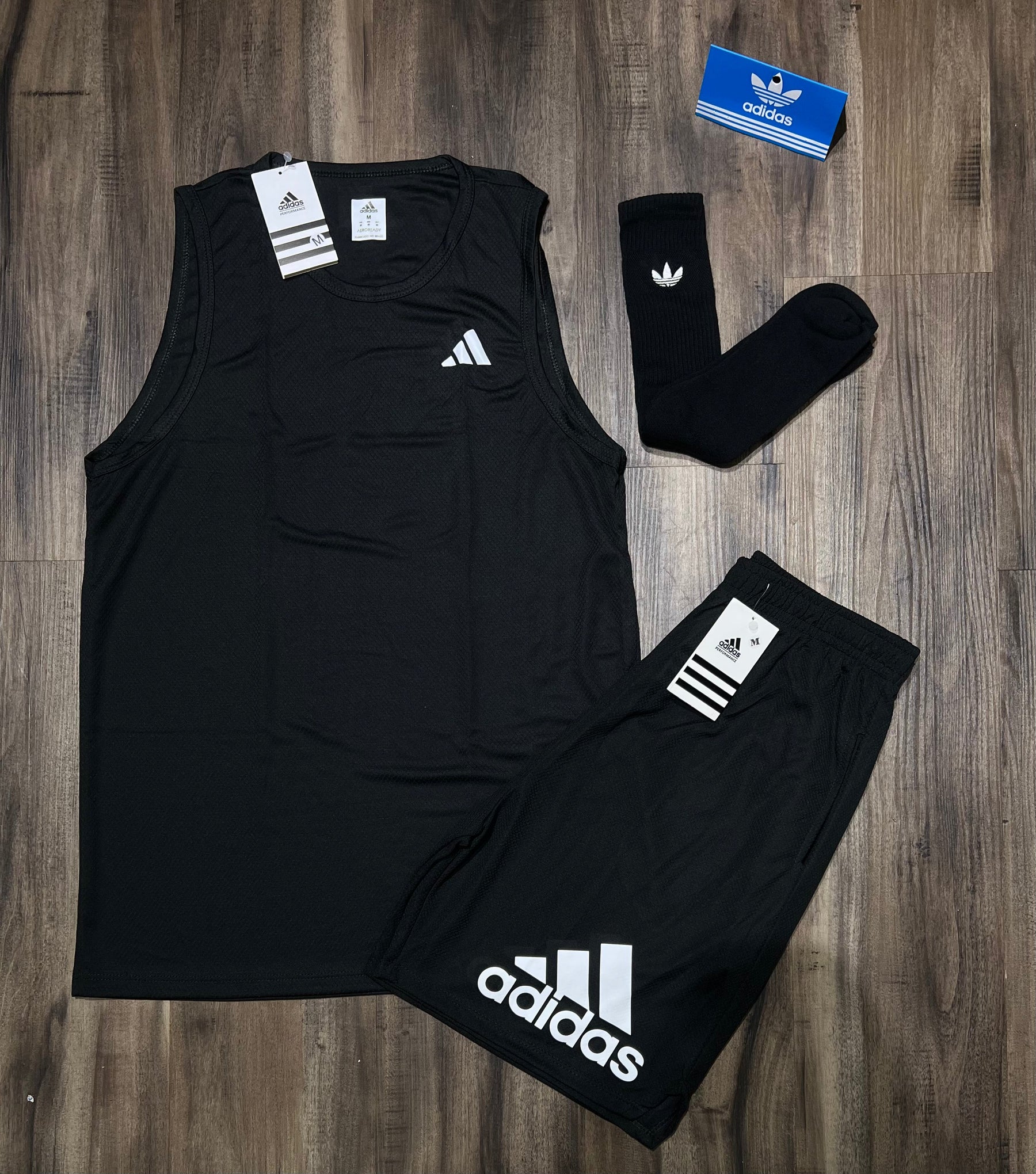 Kit Adidas Dri-Fit: Regata + Shorts + Meia (Modelo 2)